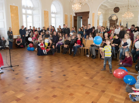 Lasteekraani Muusikastuudio mudilaste hea tuju kontsert Valges saalis